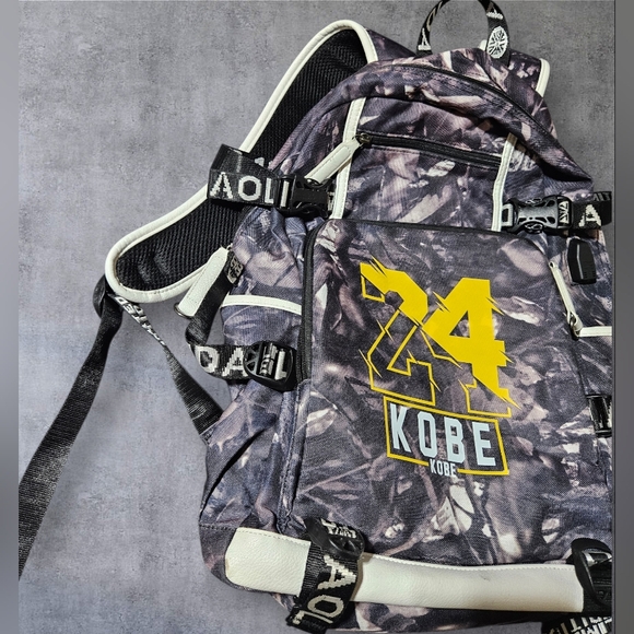 Kobe Bryant Limited Edition Black Mamba 24 Backpack LAKERS NBA Travel Gym School - Picture 3 of 9